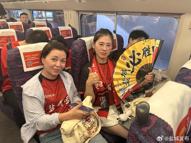 脸上洋溢着, ue